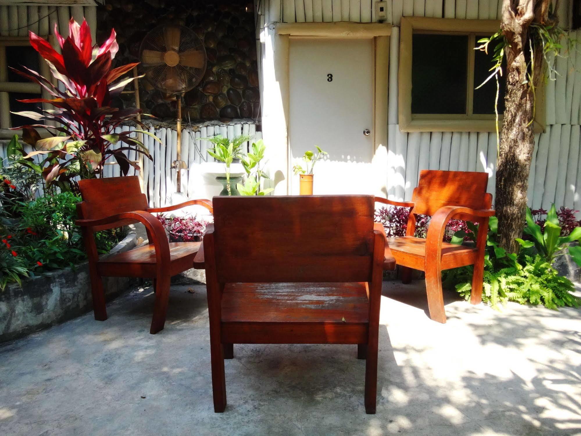 Stay With Me Guest House Chiang Mai Bagian luar foto