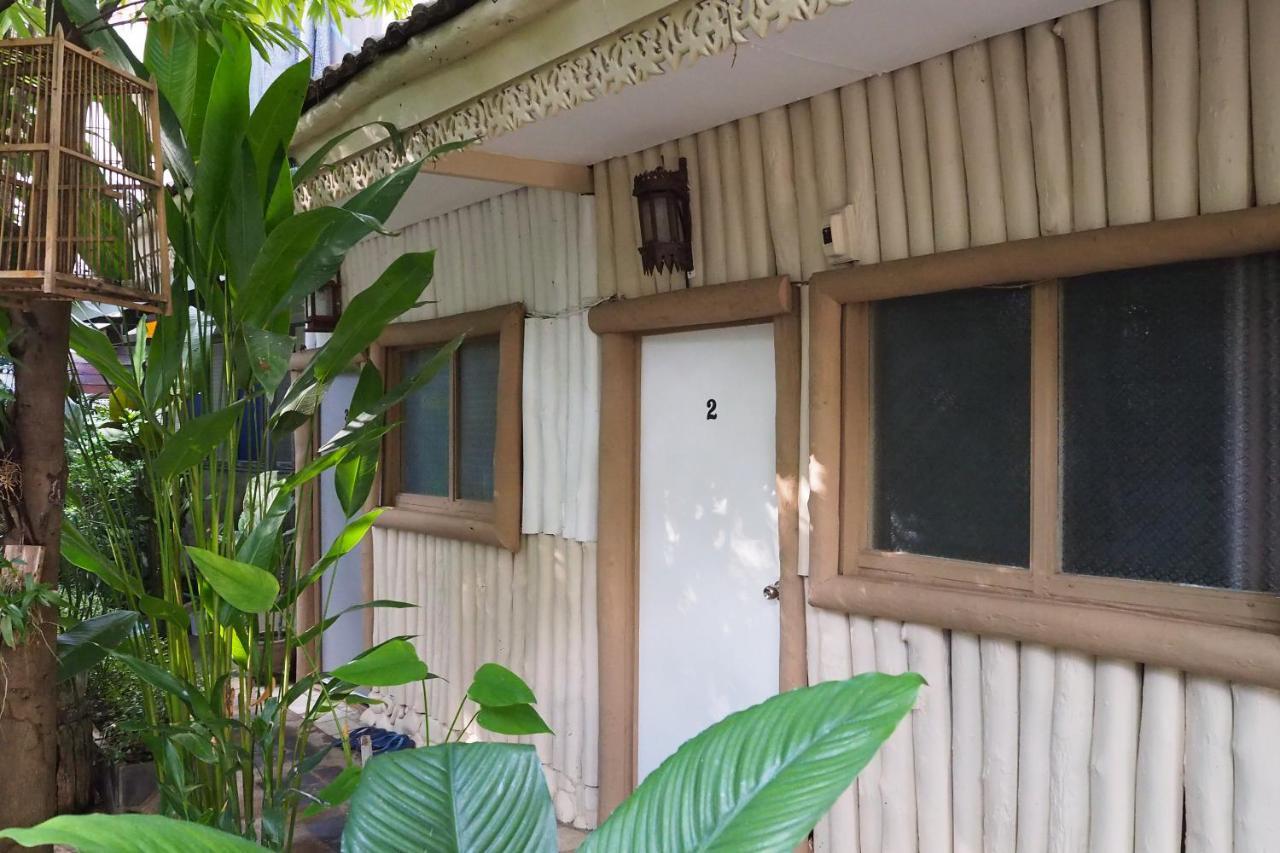 Stay With Me Guest House Chiang Mai Bagian luar foto