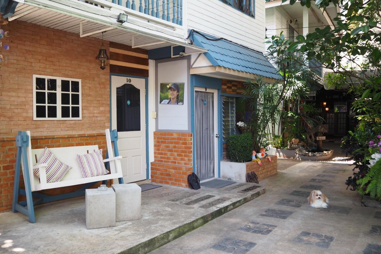 Stay With Me Guest House Chiang Mai Bagian luar foto