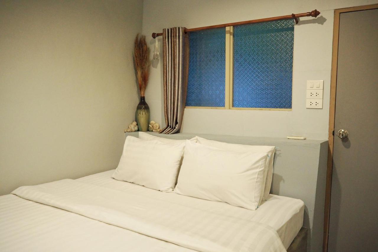 Stay With Me Guest House Chiang Mai Bagian luar foto
